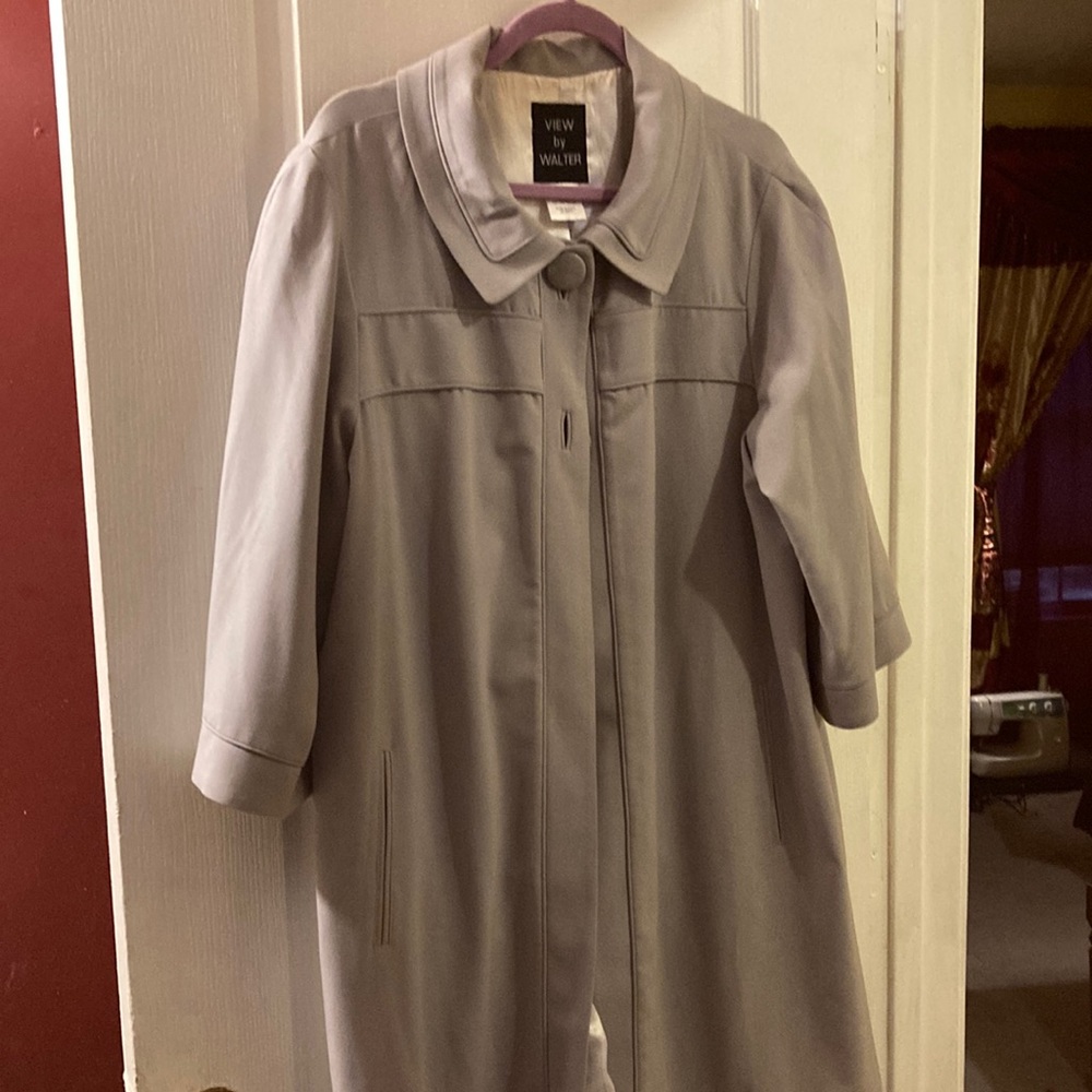 View by Walter coat Sz XL Collared button closure, lined 3/4 Sleeves